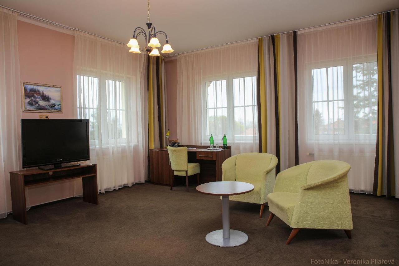 Hotel Zamecek Poděbrady Dış mekan fotoğraf