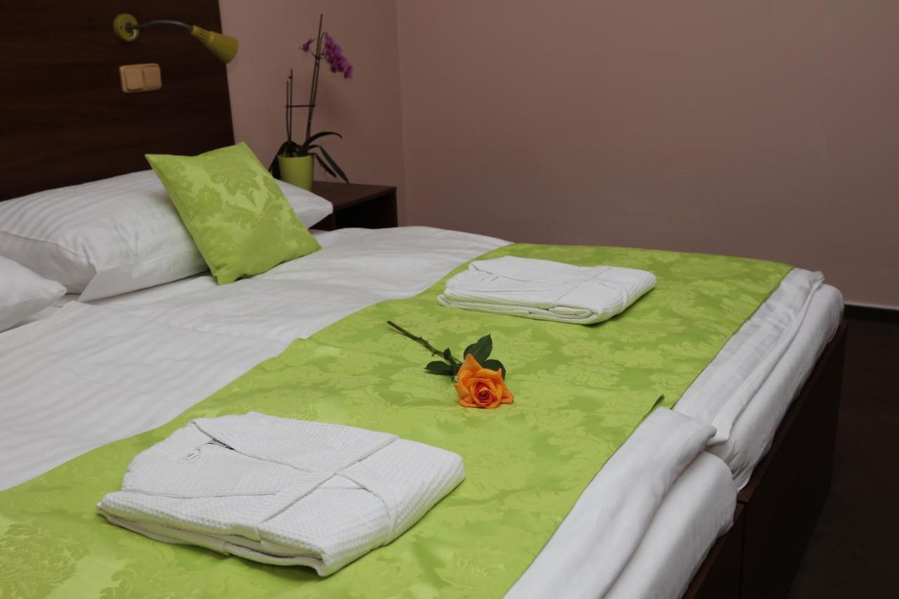Hotel Zamecek Poděbrady Dış mekan fotoğraf