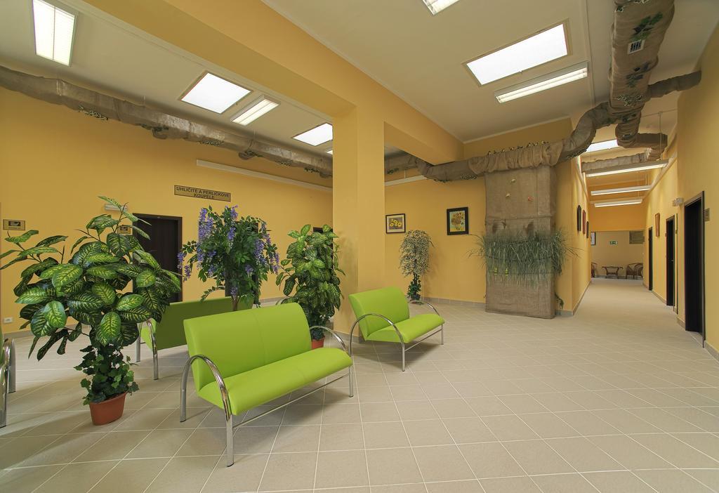 Hotel Zamecek Poděbrady Dış mekan fotoğraf
