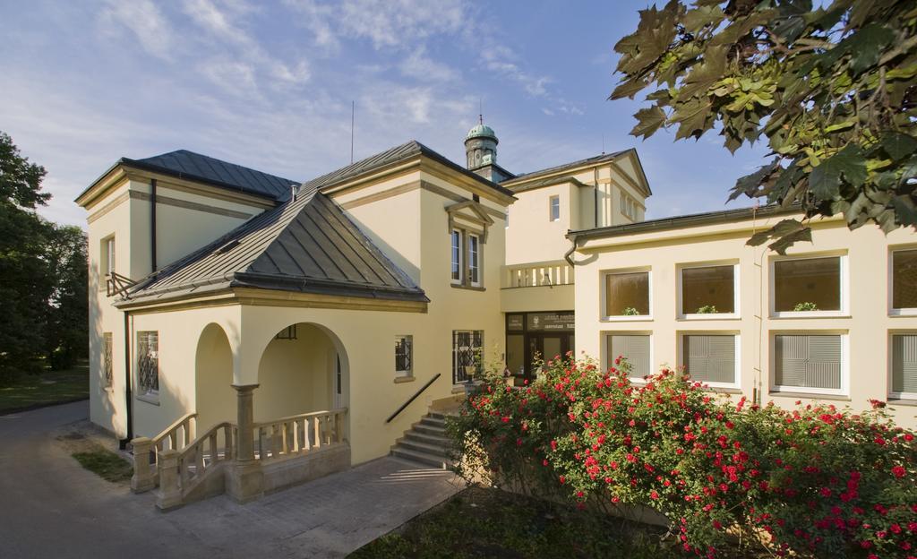 Hotel Zamecek Poděbrady Dış mekan fotoğraf