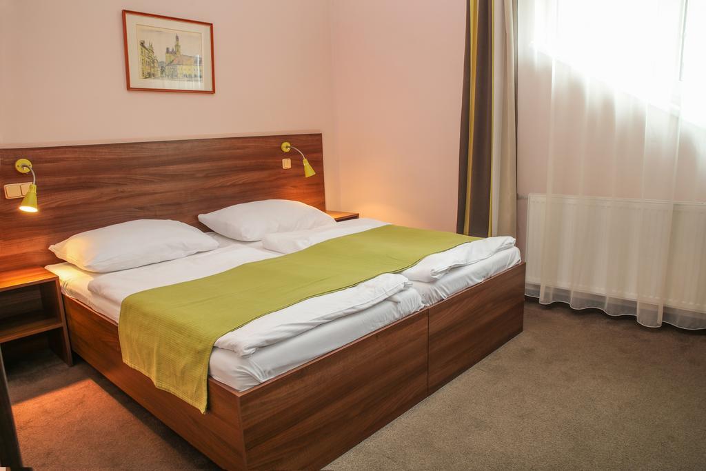 Hotel Zamecek Poděbrady Dış mekan fotoğraf